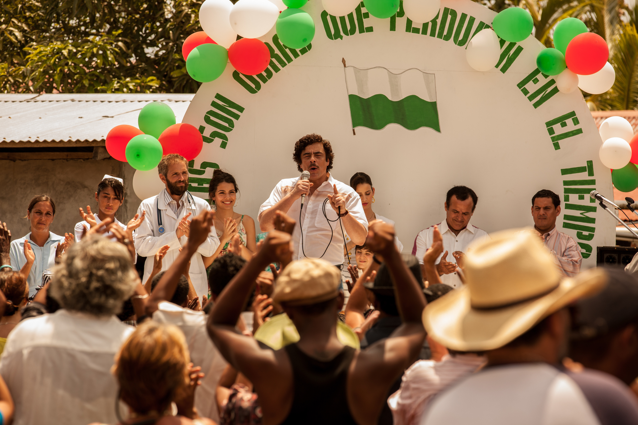 Benicio Del Toro in Escobar: Paradise Lost (2014)