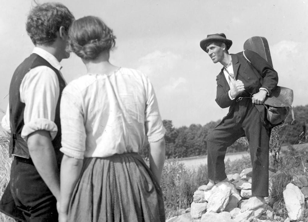 Emil Gerber, Erwin Kohlund, and Margrit Winter in Romeo und Julia auf dem Dorfe (1941)