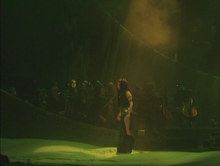 Sarah Brightman in Sarah Brightman: La Luna - Live in Concert (2001)