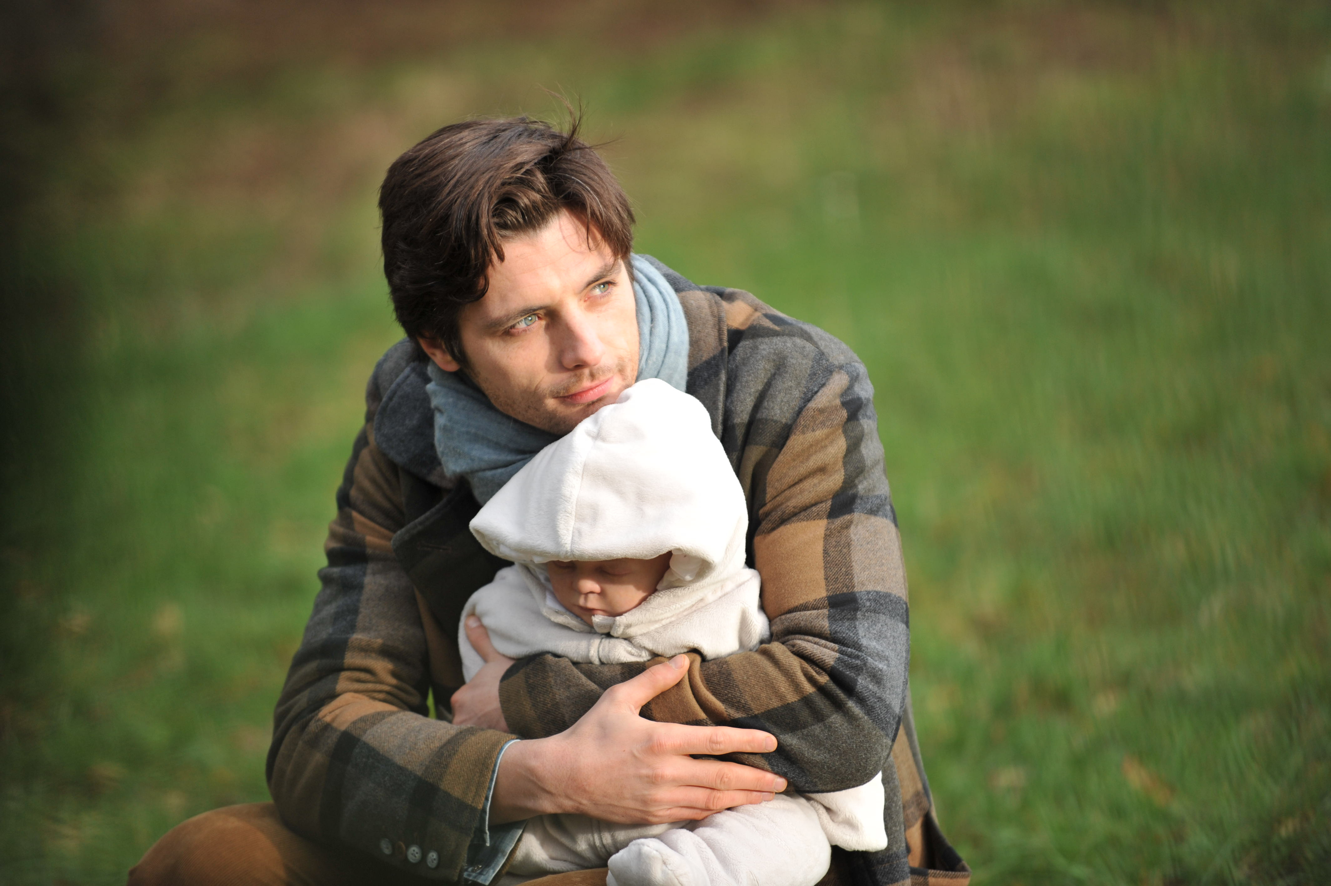 Raphaël Personnaz in The Stroller Strategy (2012)