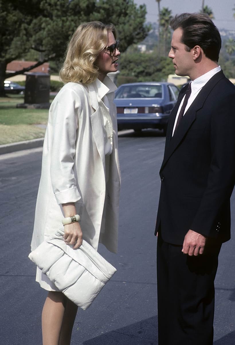 Bruce Willis and Cybill Shepherd in Moonlighting (1985)