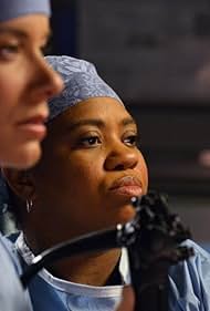 Chandra Wilson and Tessa Ferrer in Grey's Anatomy (2005)