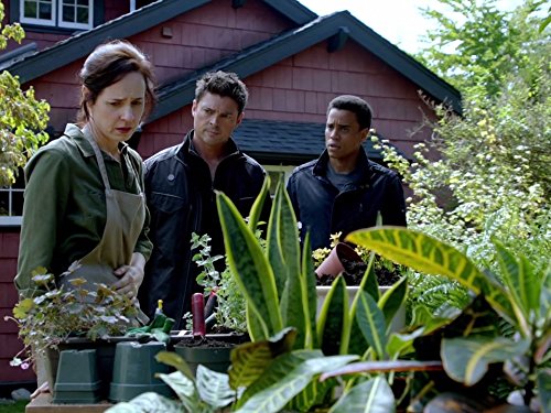 Karl Urban and Michael Ealy in Almost Human (2013)