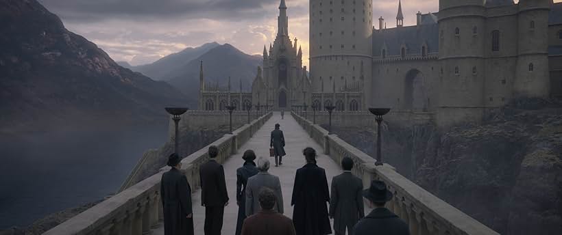 Jude Law, Dan Fogler, Eddie Redmayne, Katherine Waterston, Claudia Kim, and Callum Turner in Fantastic Beasts: The Crimes of Grindelwald (2018)