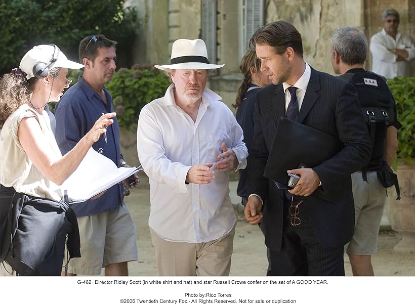 Russell Crowe and Ridley Scott in A Good Year (2006)