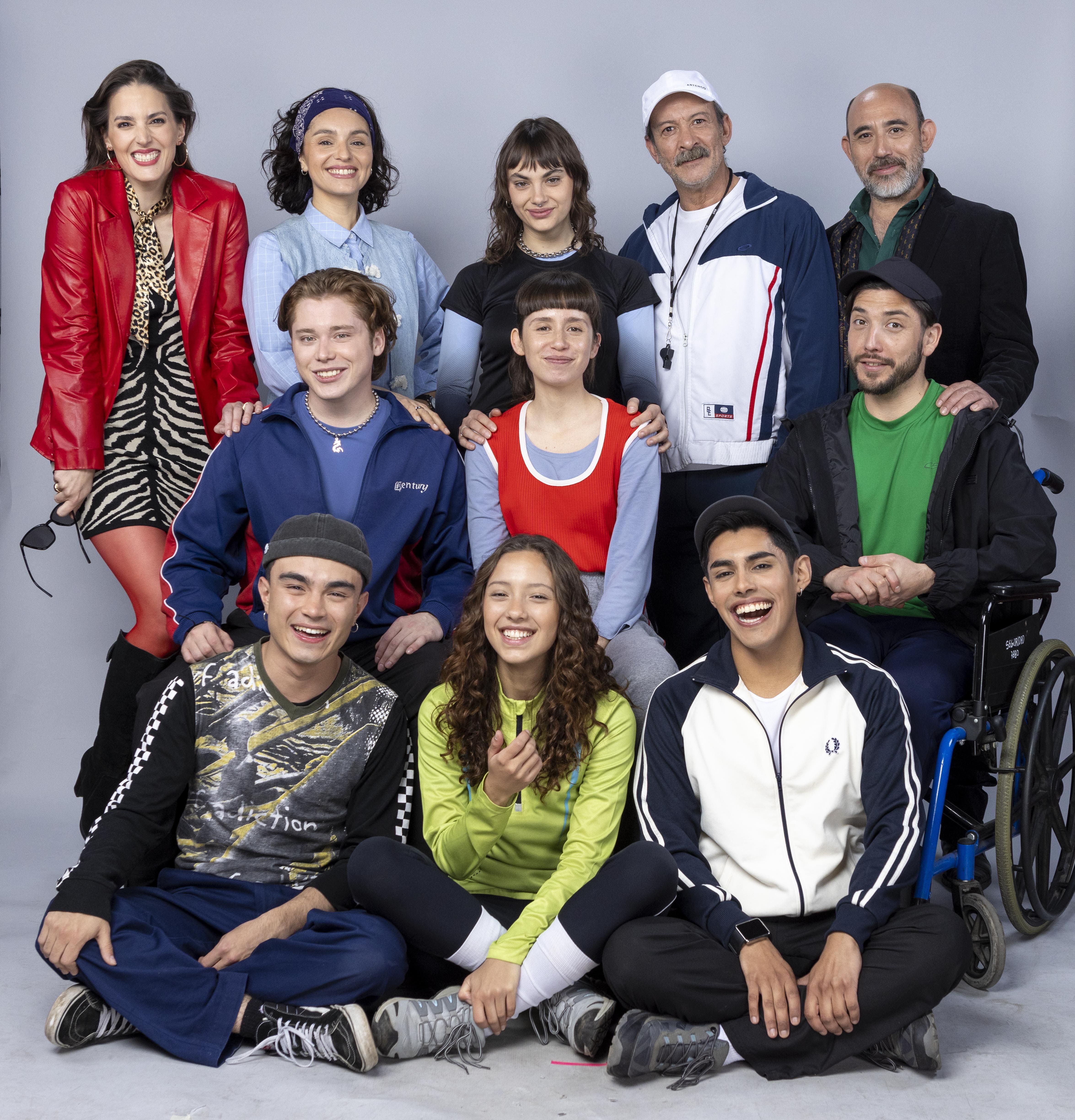 Diego De Vidts, Jaime Omeñaca, Renata González Spralja, Francisco Casanova, Mia Violeta Paz, Diego Leiva, Constanza Rojas, and Amalia Kassai in Hasta el final (2024)