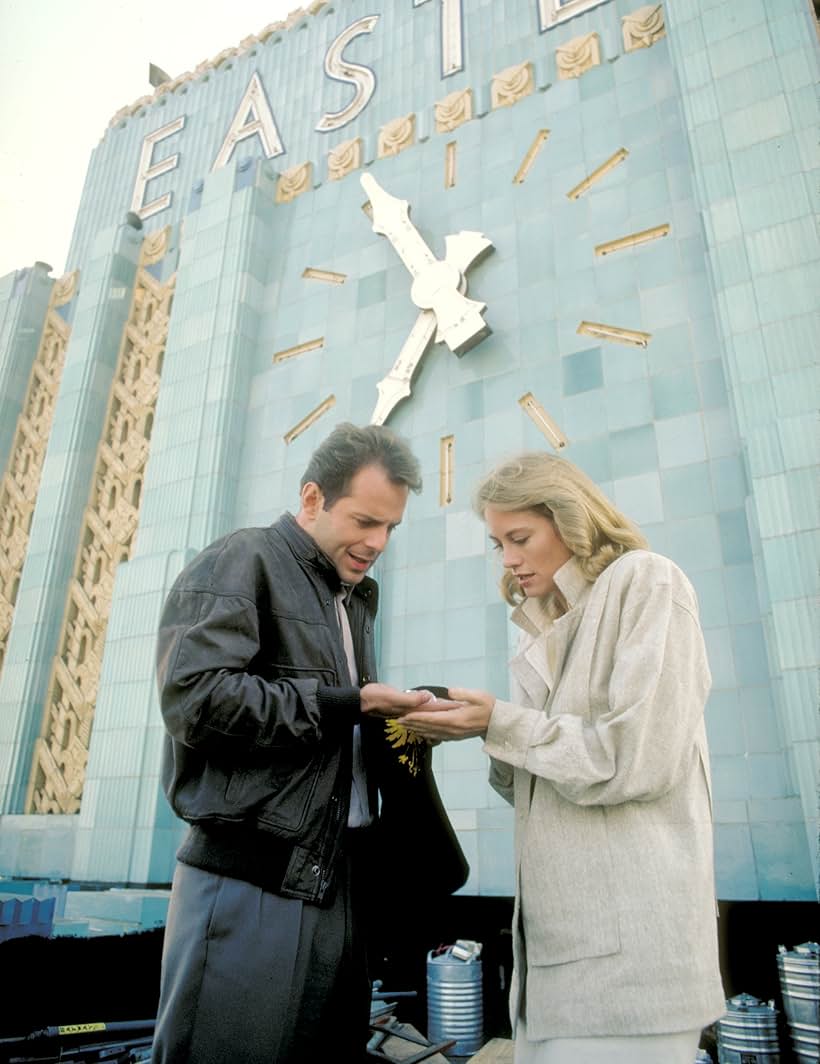 Bruce Willis and Cybill Shepherd in Moonlighting (1985)