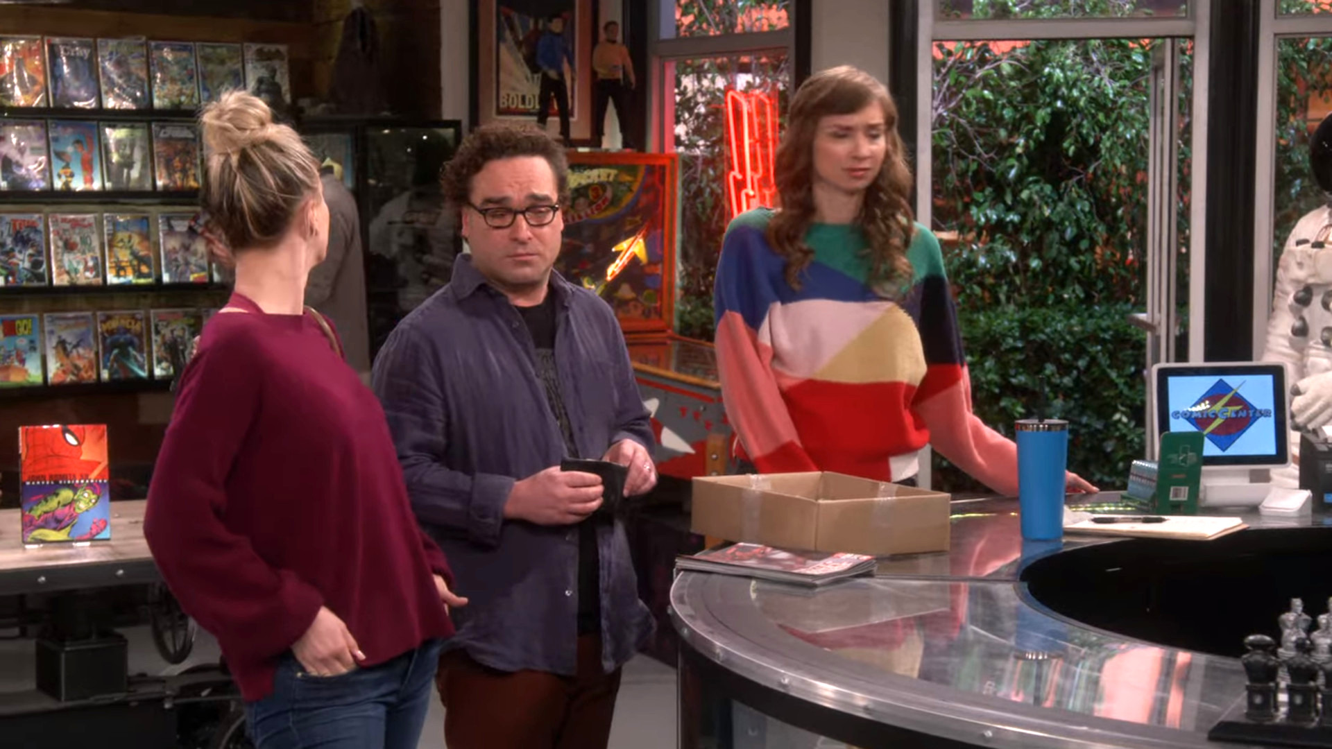 Johnny Galecki and Lauren Lapkus in The Big Bang Theory (2007)