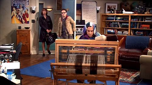 Johnny Galecki, Laurie Metcalf, and Jim Parsons in The Big Bang Theory (2007)