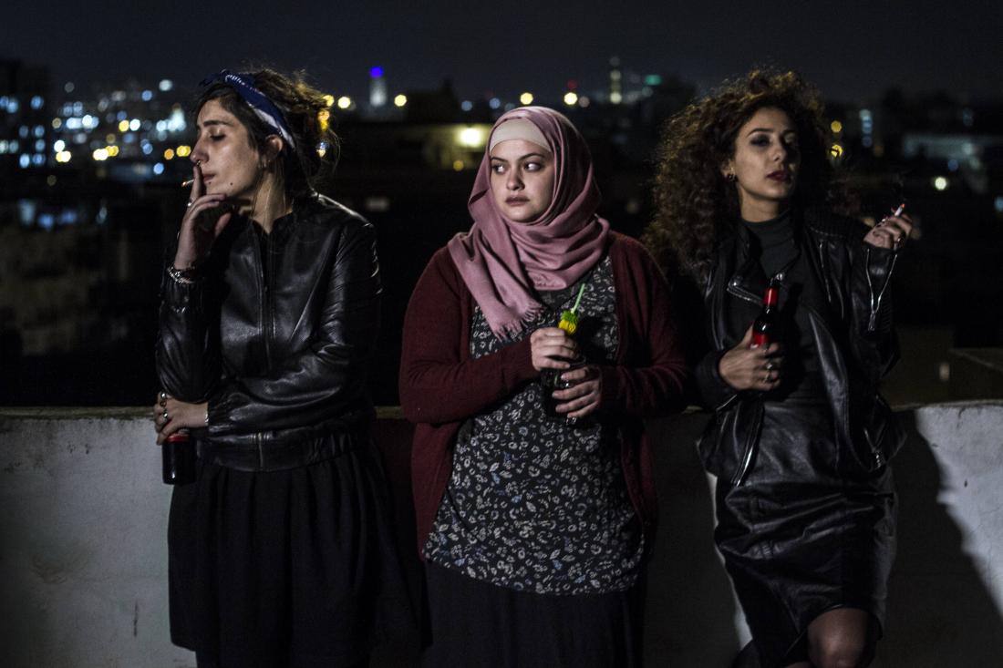 Mouna Hawa, Sana Jammelieh, and Shaden Kanboura in In Between (2016)