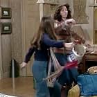 Valerie Bertinelli and Mackenzie Phillips in One Day at a Time (1975)