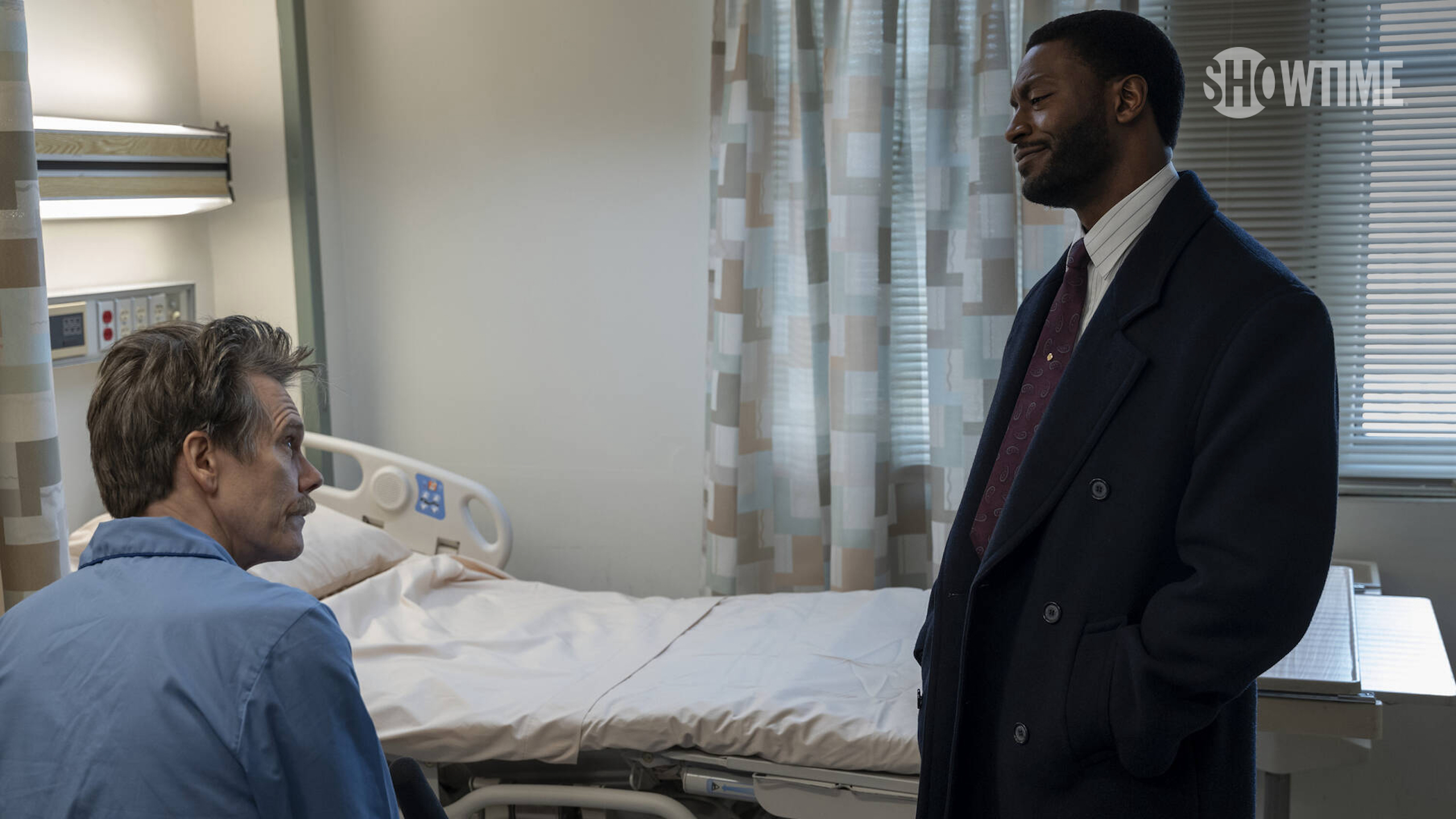 Kevin Bacon and Aldis Hodge in Tenderness (2022)