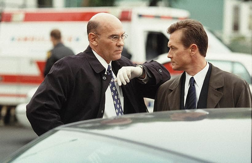 Robert Patrick and Mitch Pileggi in The X-Files (1993)