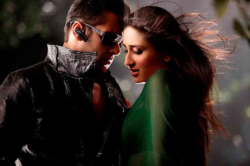 Kareena Kapoor and Salman Khan in Bodyguard (2011)