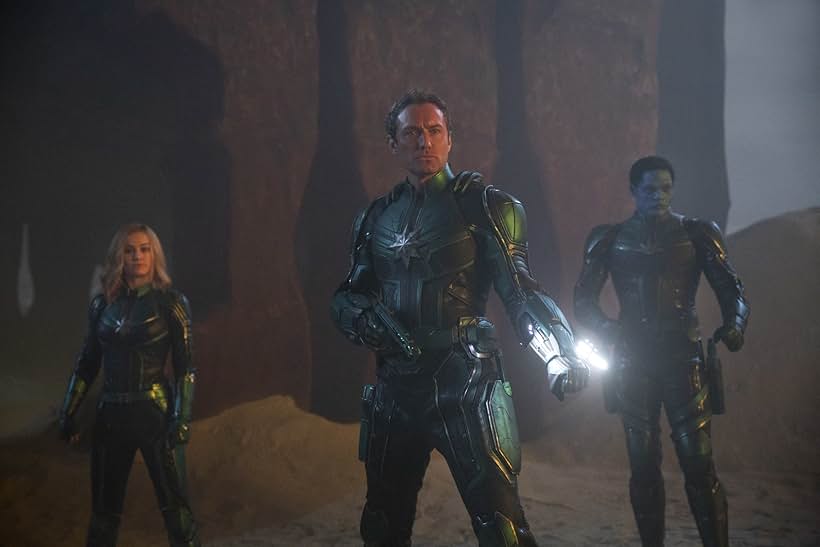 Jude Law, Brie Larson, and Algenis Perez Soto in Captain Marvel (2019)