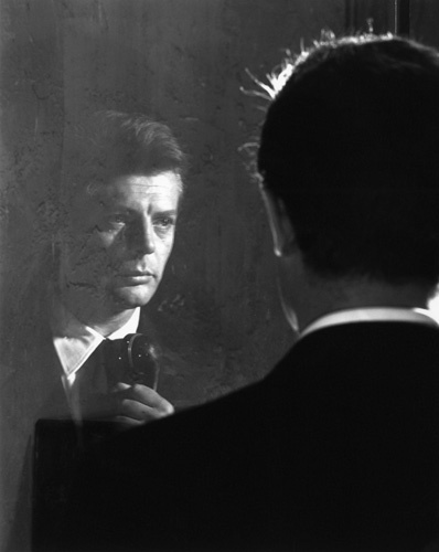 Marcello Mastroianni in 8½ (1963)