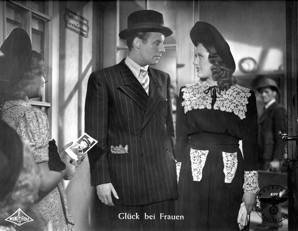 Johannes Heesters and Herta Mayen in Glück bei Frauen (1944)