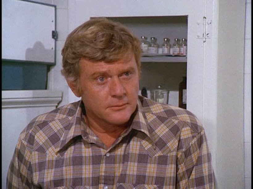 Martin Milner in Flood (1976)