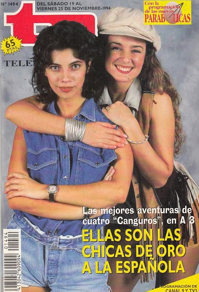 Silvia Marsó and Maribel Verdú in Canguros (1994)