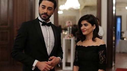 Zeynep Çamci and Gökhan Alkan in Seviyor Sevmiyor (2016)