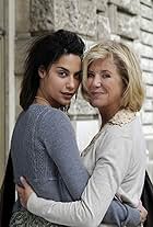 Jutta Speidel and Nadia Hilker in Zimmer mit Tante (2010)