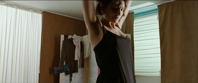 Tuppence Middleton in Cleanskin (2012)