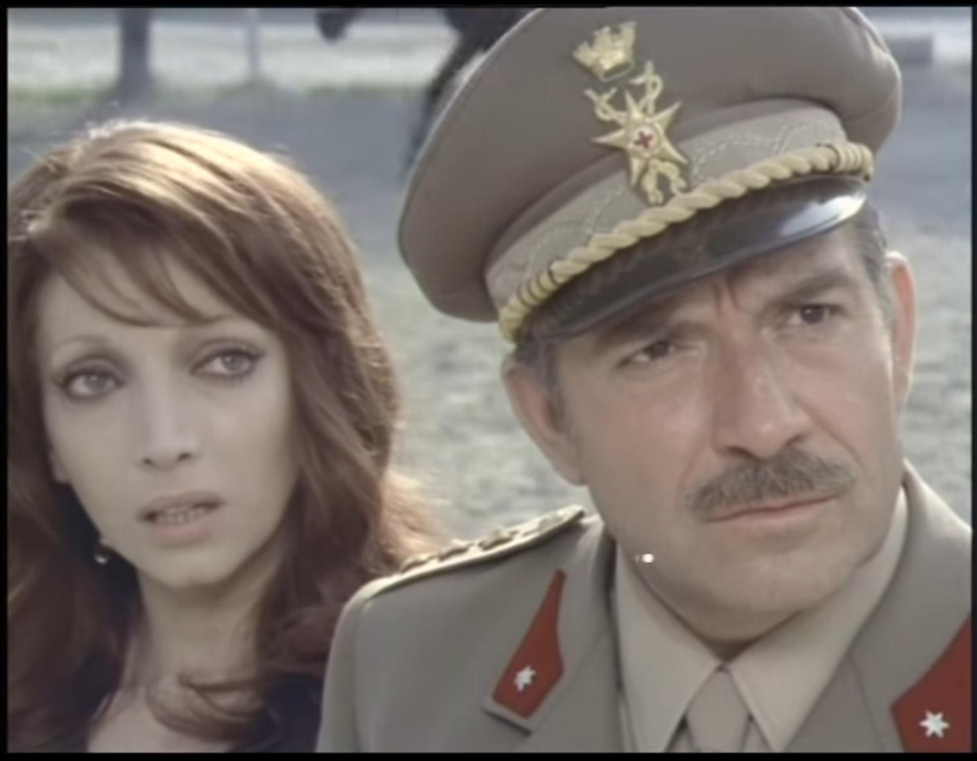 Mariangela Melato and Ugo Tognazzi in Il generale dorme in piedi (1972)