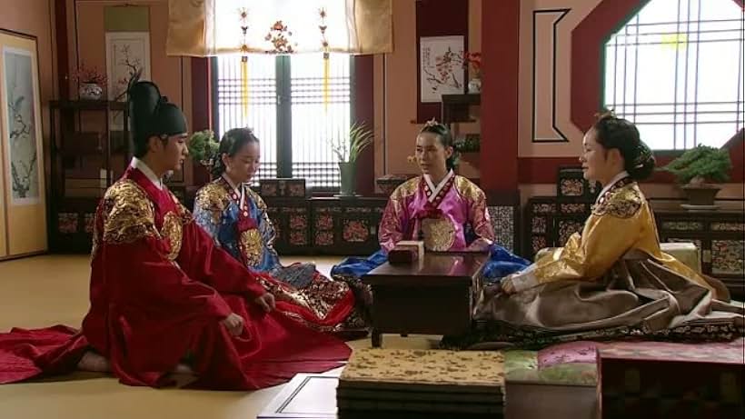 Kim Sun-kyung, Kim Young Ae, Kim Soo-hyun, and Kim Min-seo in The Moon Embracing the Sun (2012)