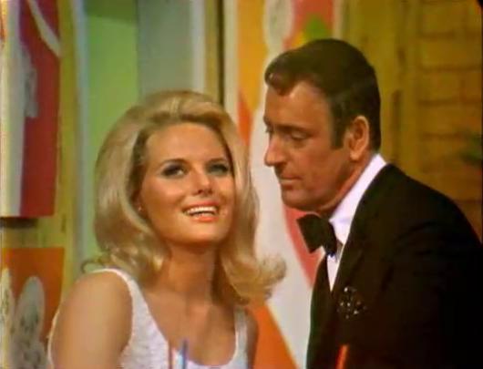 Sivi Aberg and Dick Martin in Laugh-In (1967)