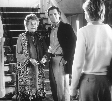 Bill Pullman, Ellen DeGeneres, and Joan Plowright in Mr. Wrong (1996)