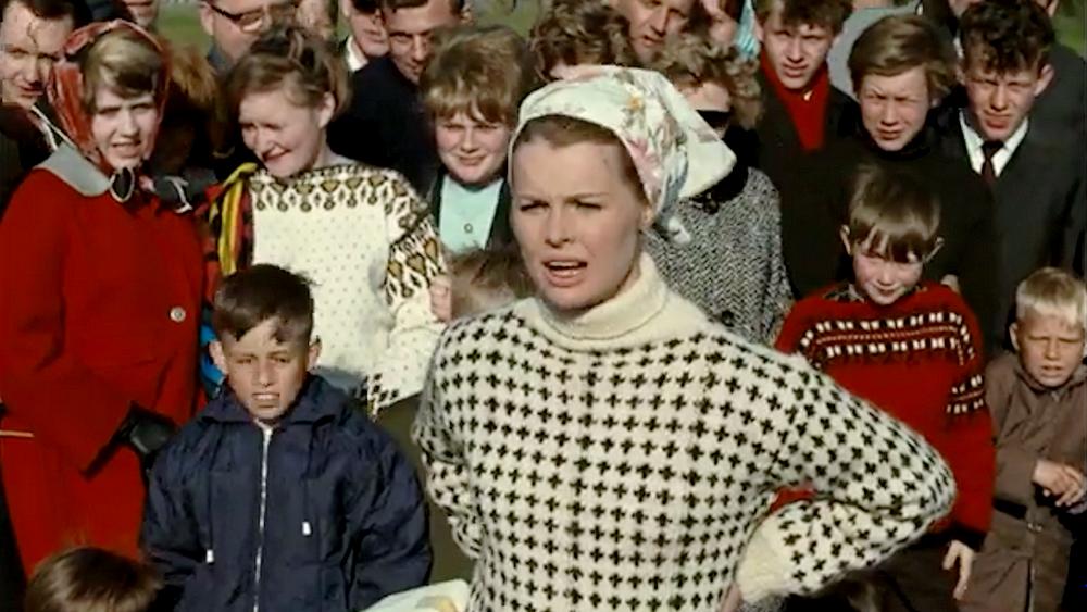 Ghita Nørby in Flådens friske fyre (1965)