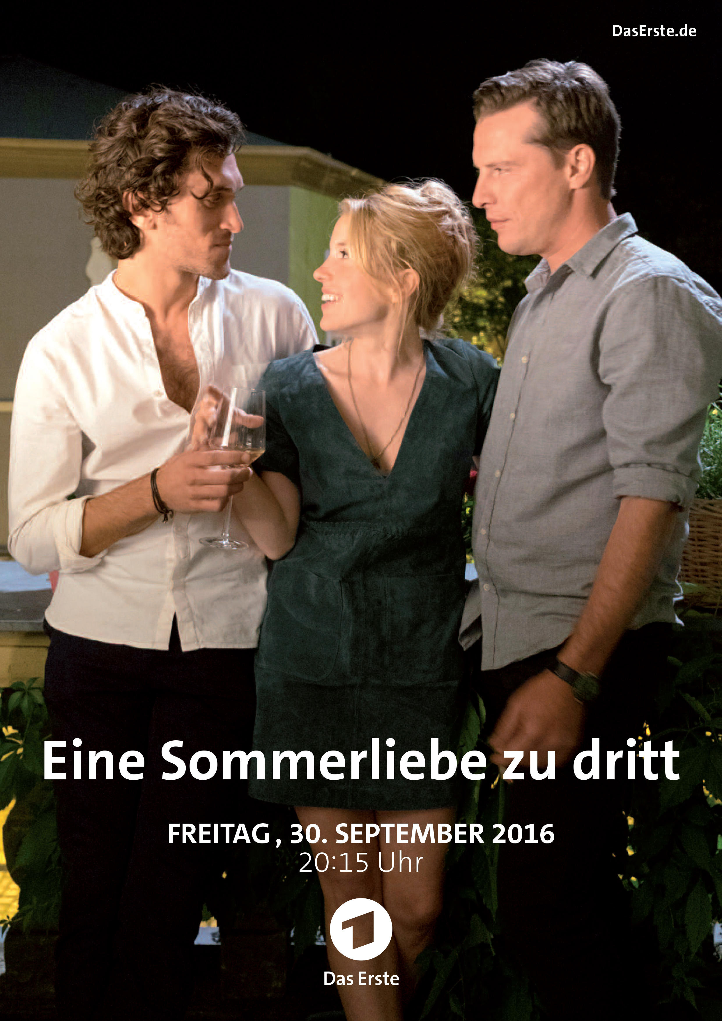 Florian Panzner, Paula Kalenberg, and Vladimir Korneev in Eine Sommerliebe zu Dritt (2016)