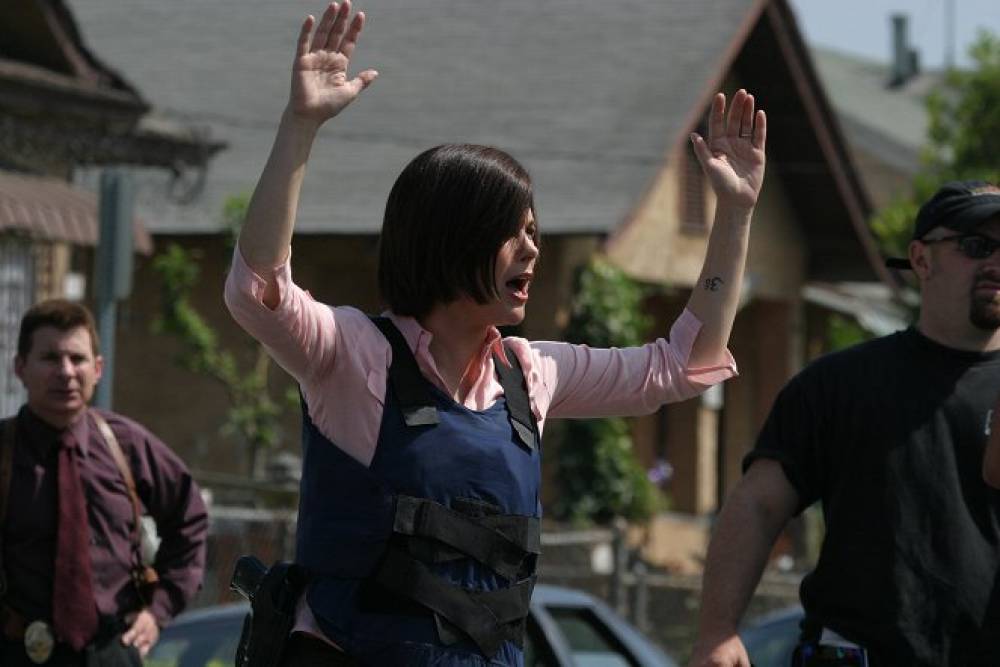 Sherilyn Fenn and Jerry Kroll in Officer Down (2005)