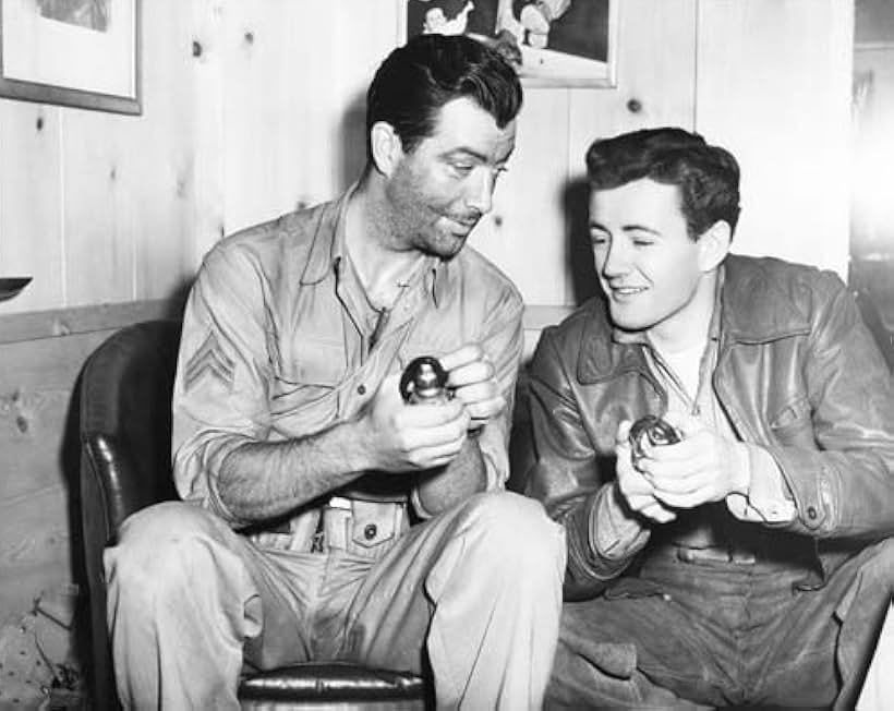 Robert Taylor and Robert Walker in Bataan (1943)