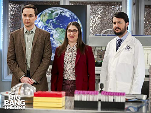 Wil Wheaton, Mayim Bialik, and Jim Parsons in The Big Bang Theory (2007)