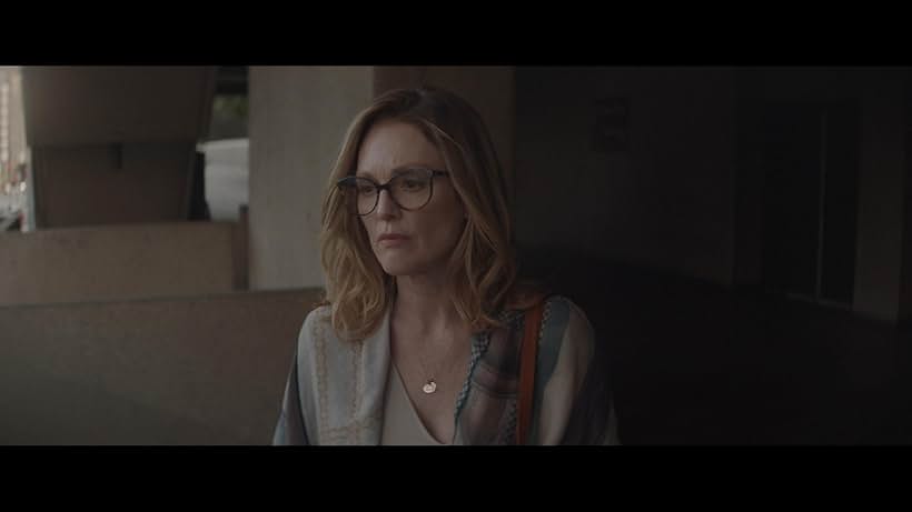 Julianne Moore in Gloria Bell (2018)