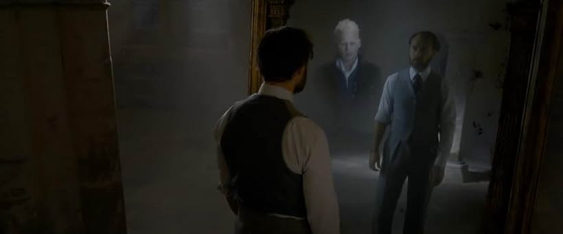 Johnny Depp and Jude Law in Fantastic Beasts: The Crimes of Grindelwald (2018)