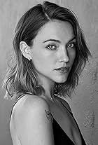 Violett Beane