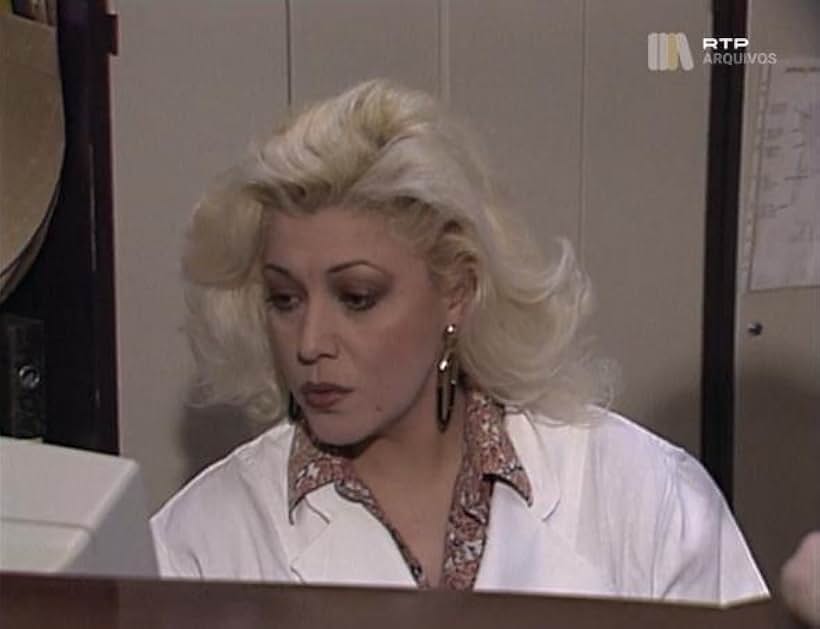 Eunice Muñoz and Natália de Sousa in Terra Instável (1991)