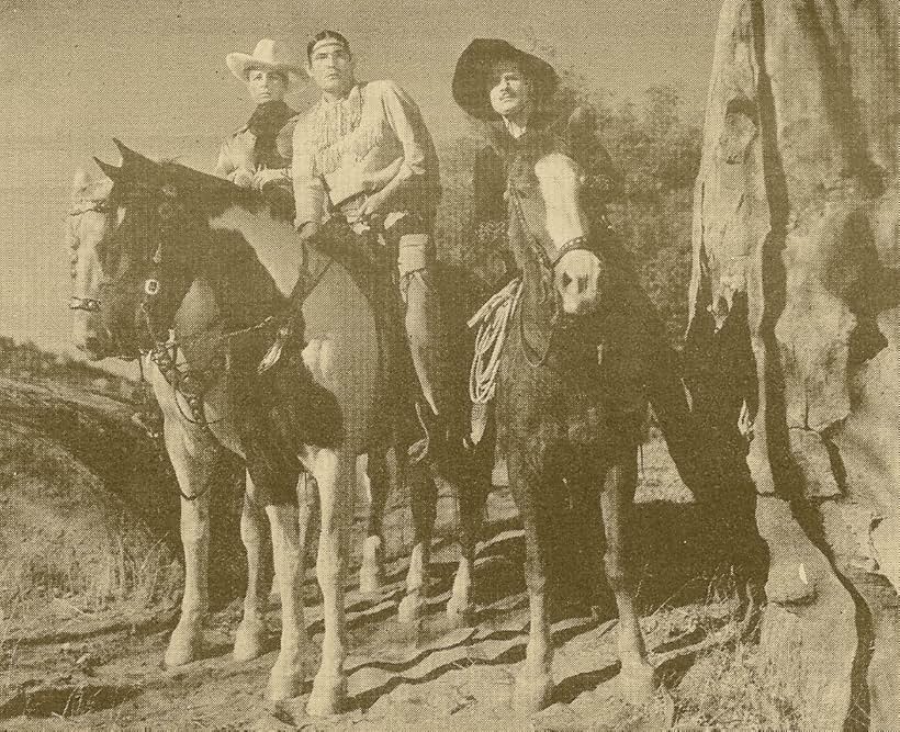 Robert Livingston, Duncan Renaldo, Chief Thundercloud, and Silver Chief in The Lone Ranger Rides Again (1939)