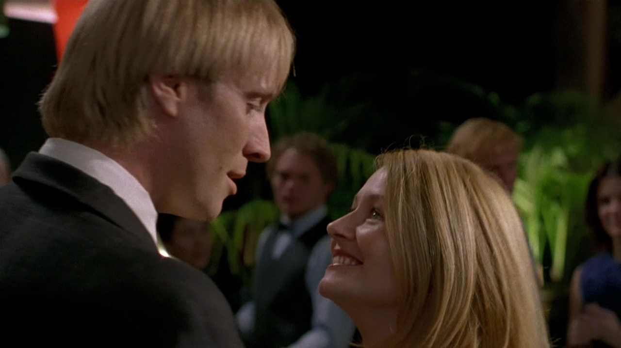 Miranda Otto and Rhys Ifans in Danny Deckchair (2003)