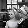 Nelli Maksimova and Nina Zorskaya in Obyknovennoe chudo (1965)