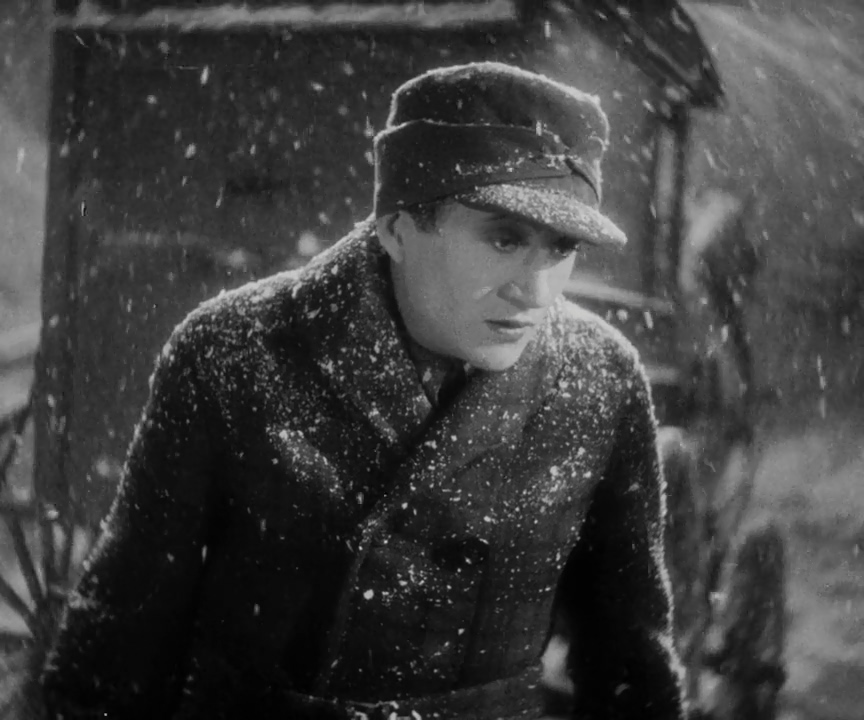 Paul Fix in Lucky Star (1929)