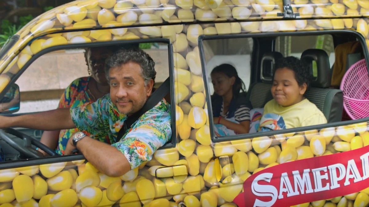 Cacau Protásio, Maurício Manfrini, Nathália Costa, and Gabriel Rocha in The Beachnickers (2018)