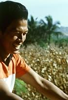 Sakda Kaewbuadee and Banlop Lomnoi in Tropical Malady (2004)