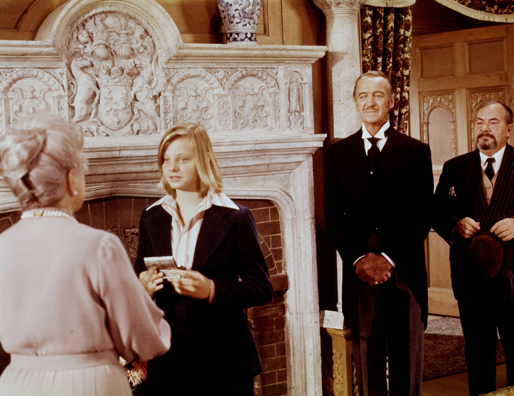 David Niven, Jodie Foster, Helen Hayes, and Leo McKern in Candleshoe (1977)