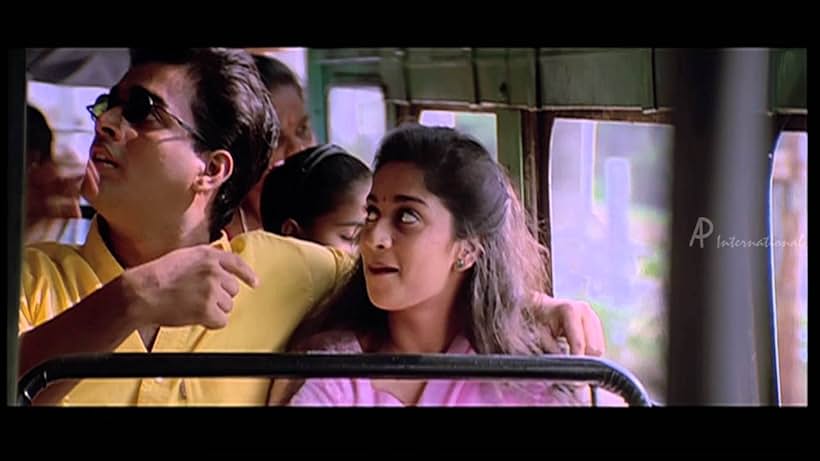 Madhavan and Shalini in Alai Payuthey (2000)