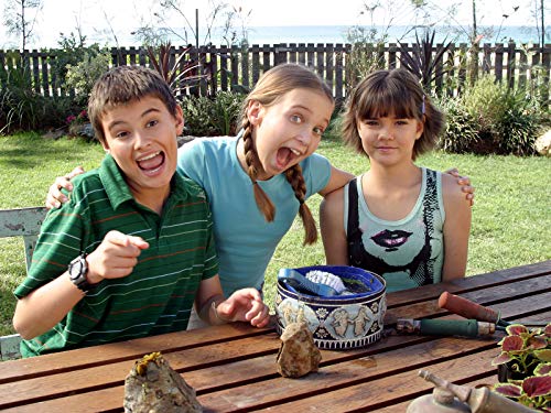 Marny Kennedy, Maia Mitchell, and Nicolas Dunn in Mortified (2006)