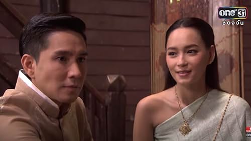 Namthip 'Bee' Jongrachatawiboon and Phutanate Hongmanop in House of Love (2016)