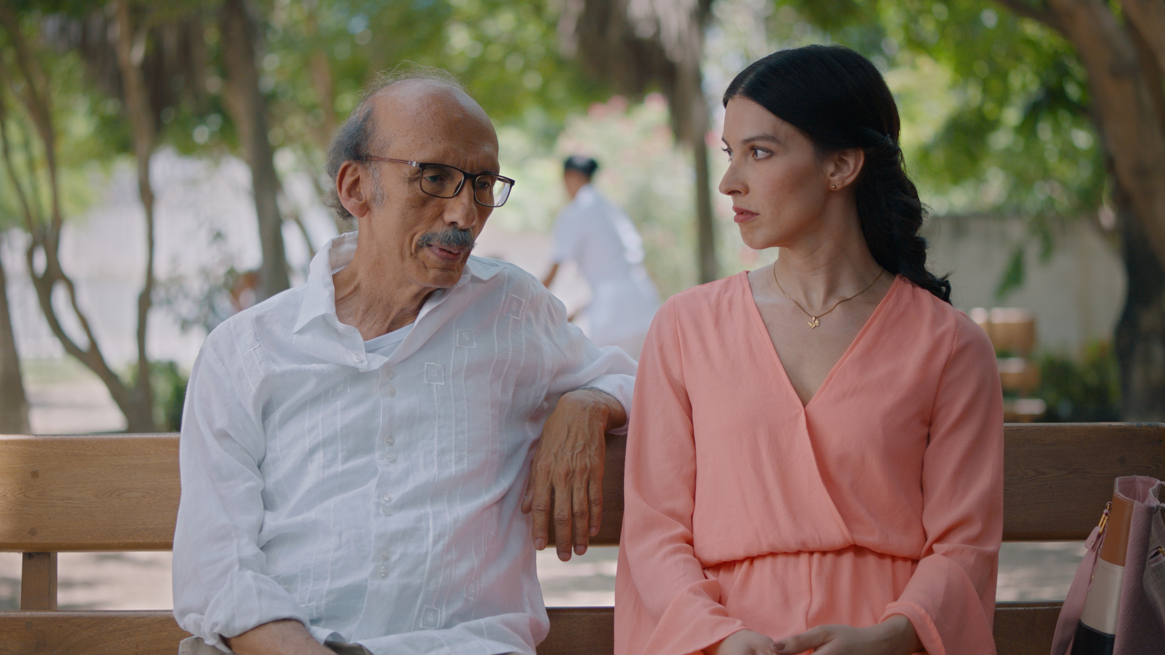 Jorge Herrera and Carolina Gutierrez in La Costilla de Eva (2023)